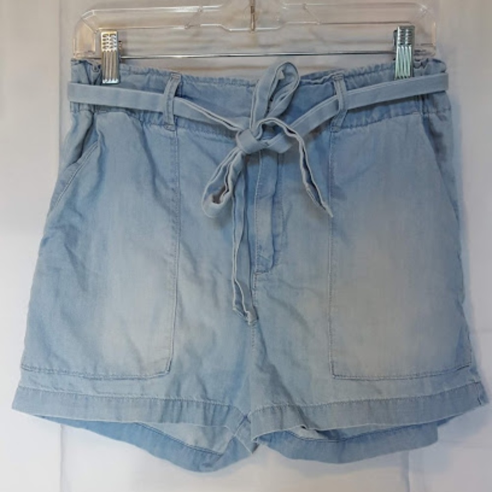 Light Wash Mid-Thigh Denim Tie-Shorts